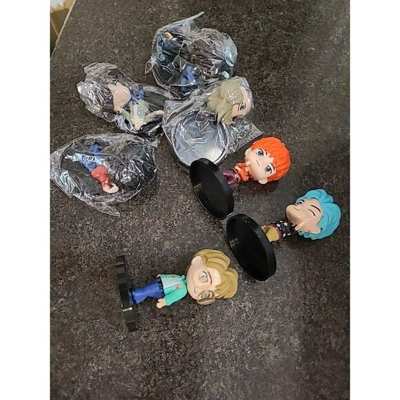 Set Of 7 BTS Mini Vinyl Figure Doll Set In Baggies Korean K-Pop Stars Bangtan - Picture 1 of 6
